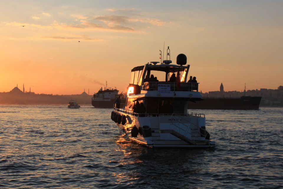 Bosphorus Sunset Tour in  Luxury Yacht - Self Coming 